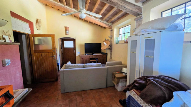 Rustico in stile Toscano con terreno in splendida posizione in vendita a Monterotondo Marittimo