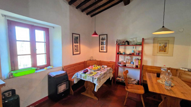 Rustico in stile Toscano con terreno in splendida posizione in vendita a Monterotondo Marittimo