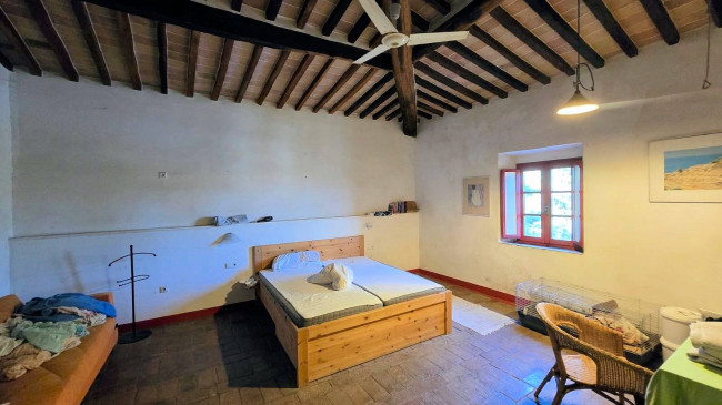 Rustico in stile Toscano con terreno in splendida posizione in vendita a Monterotondo Marittimo
