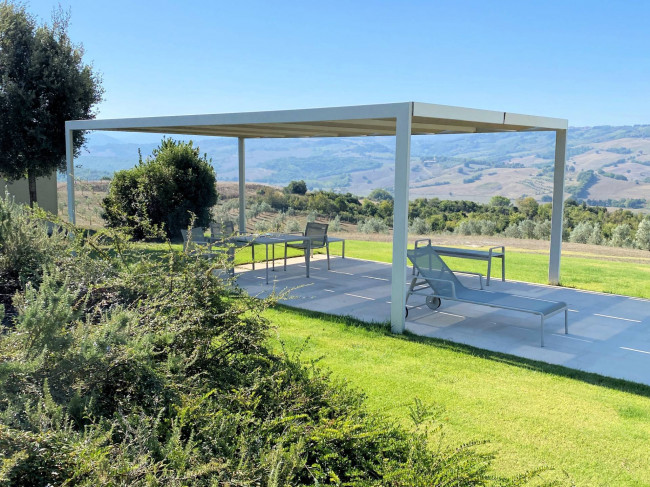 Proprieta' prestigiosa in un'oasi di pace e bellezza naturalistica in vendita a Volterra