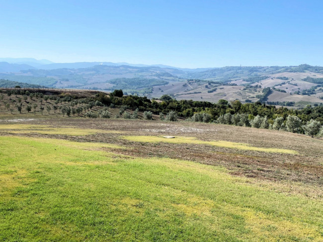 Proprieta' prestigiosa in un'oasi di pace e bellezza naturalistica in vendita a Volterra