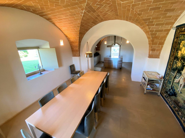 Proprieta' prestigiosa in un'oasi di pace e bellezza naturalistica in vendita a Volterra