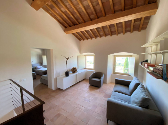 Proprieta' prestigiosa in un'oasi di pace e bellezza naturalistica in vendita a Volterra