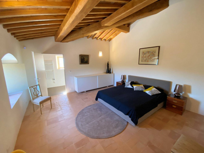 Proprieta' prestigiosa in un'oasi di pace e bellezza naturalistica in vendita a Volterra