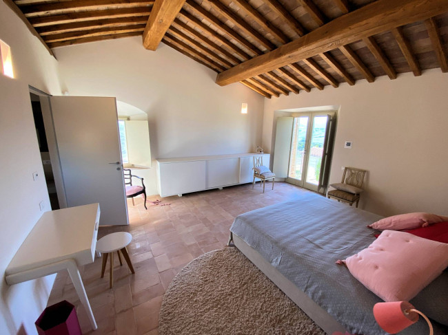 Proprieta' prestigiosa in un'oasi di pace e bellezza naturalistica in vendita a Volterra