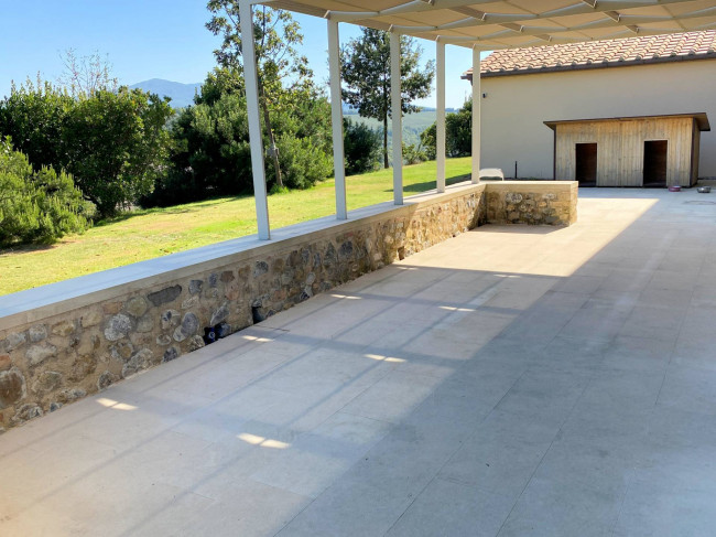Proprieta' prestigiosa in un'oasi di pace e bellezza naturalistica in vendita a Volterra