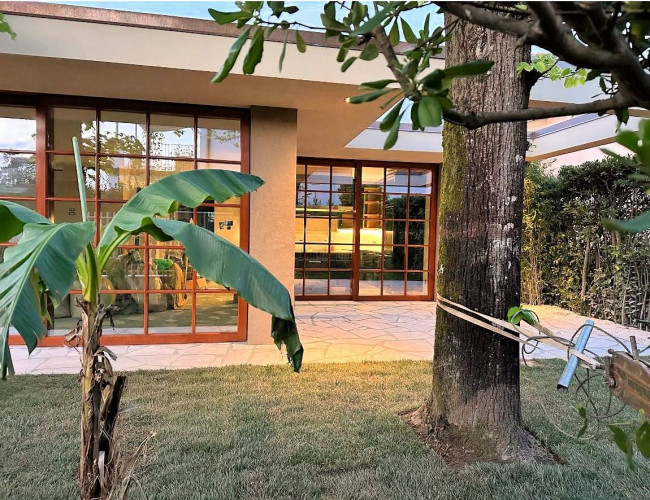 Villa di ampia superficie in zona residenziale con rifiniture di altissimo livello in vendita a Forte dei Marmi