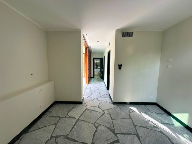 Villa di ampia superficie in zona residenziale con rifiniture di altissimo livello in vendita a Forte dei Marmi