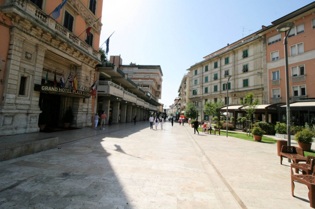 Appartamento al piano secondo completamente ristrutturato con ascensore in vendita a Montecatini-Terme