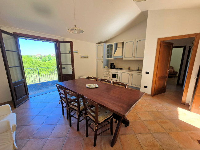 Rustico in stile Toscano con terreno in splendida posizione in vendita a Montopoli in Val d'Arno