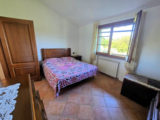 Rustico in stile Toscano con terreno in splendida posizione in vendita a Montopoli in Val d'Arno