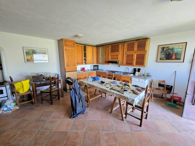 Rustico in stile Toscano con terreno in splendida posizione in vendita a Montopoli in Val d'Arno