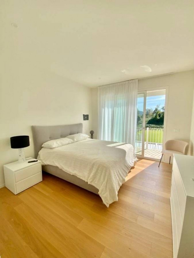 Villa di recente realizzazione con piscina in vendita a Pietrasanta