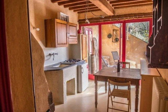 Rustico in stile Toscano con giardino e piscina  in ottima posizione in vendita a Camaiore