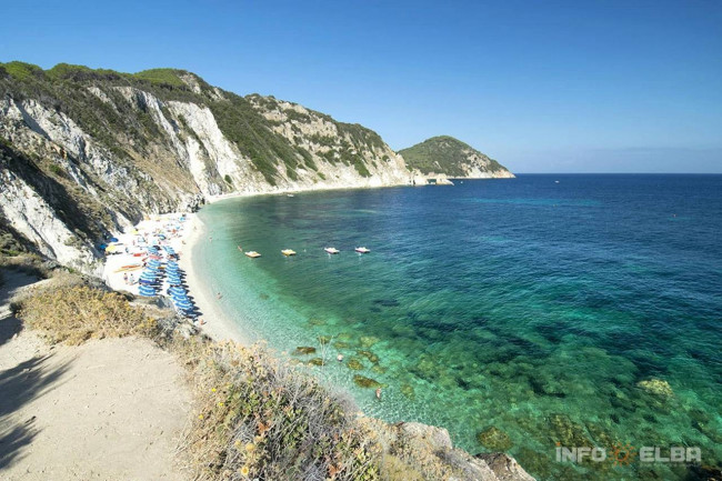 Villa singola in posizione panoramica con vista fino al mare in vendita a Marciana Marina
