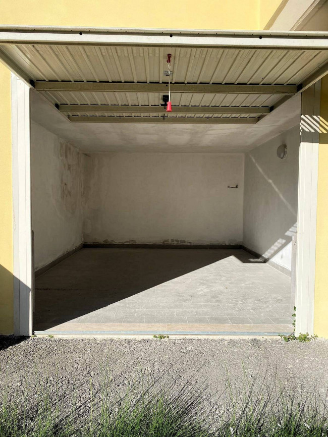 Appartamento al piano primo con garage in vendita a Roccastrada