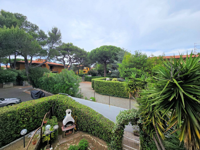 Appartamento al piano primo con ascensore in complesso residenziale con piscina in vendita a Rosignano Marittimo