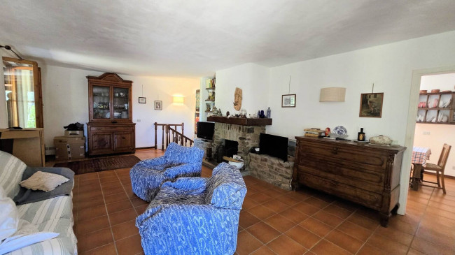 Villa unifamiliare con piscina e ampio terreno in vendita a Scansano