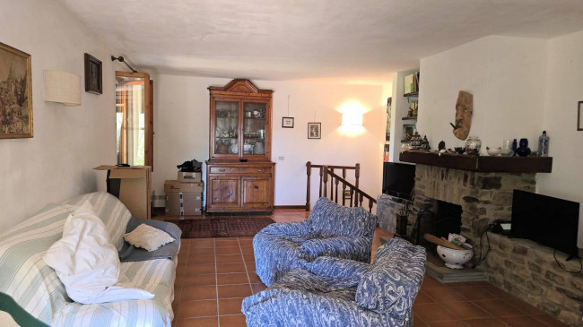 Villa unifamiliare con piscina e ampio terreno in vendita a Scansano
