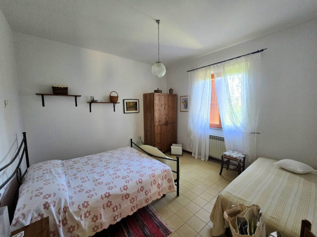Appartamento al piano primo in bifamiliare con giardino in vendita a Marliana