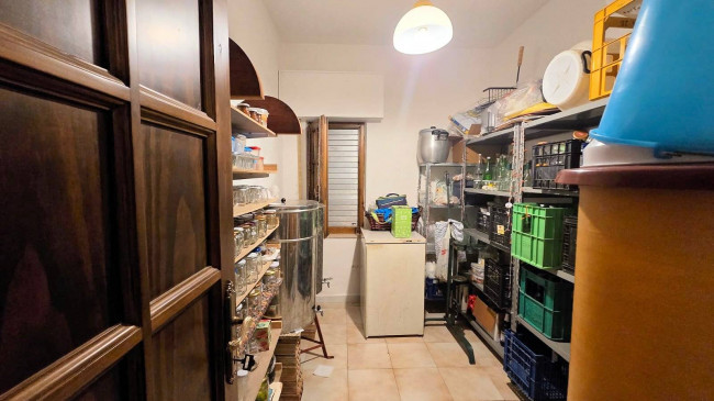 Casa indipendente ristrutturata con terreno e vista panoramica in vendita a Roccastrada