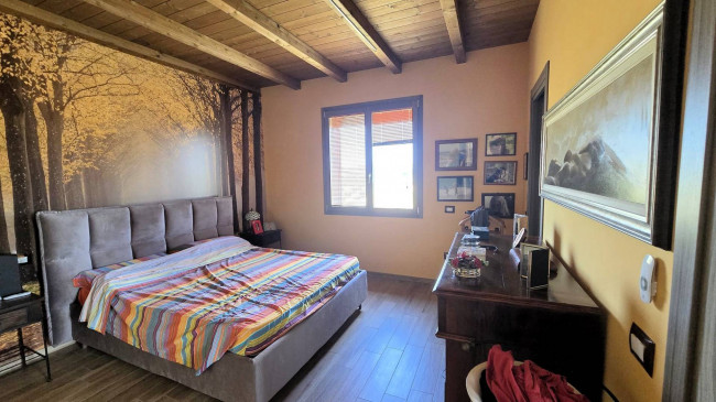 Villa di recente costruzione con ampio terreno e vista panoramica sulla campagna fino al mare in vendita a Magliano in Toscana