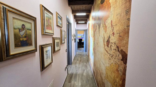 Villa di recente costruzione con ampio terreno e vista panoramica sulla campagna fino al mare in vendita a Magliano in Toscana