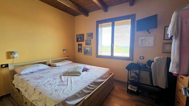 Villa di recente costruzione con ampio terreno e vista panoramica sulla campagna fino al mare in vendita a Magliano in Toscana