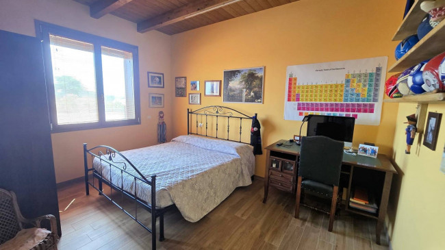 Villa di recente costruzione con ampio terreno e vista panoramica sulla campagna fino al mare in vendita a Magliano in Toscana