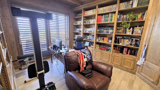Villa di recente costruzione con ampio terreno e vista panoramica sulla campagna fino al mare in vendita a Magliano in Toscana