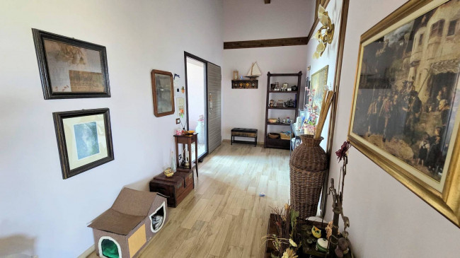 Villa di recente costruzione con ampio terreno e vista panoramica sulla campagna fino al mare in vendita a Magliano in Toscana