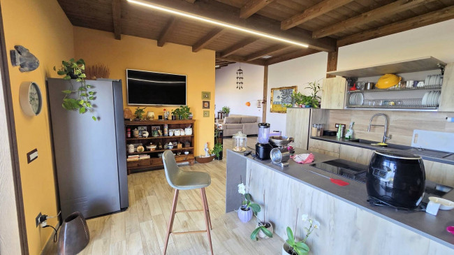 Villa di recente costruzione con ampio terreno e vista panoramica sulla campagna fino al mare in vendita a Magliano in Toscana