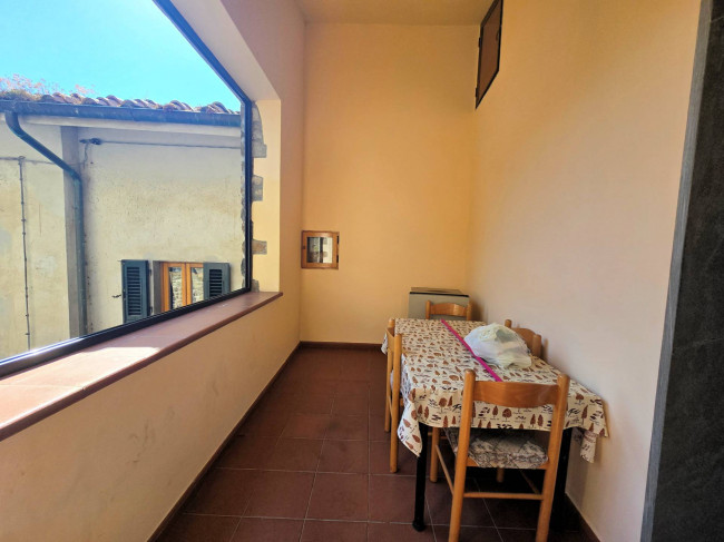 Terratetto completamente ristrutturato con terrazza panoramica in centro storico in vendita a Pescia