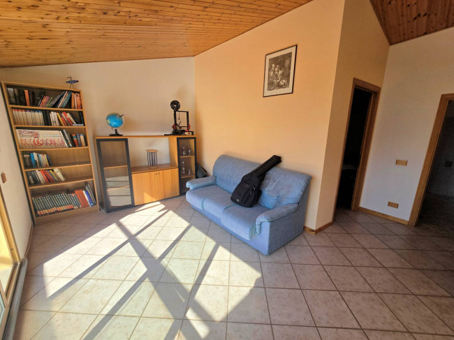 Terratetto completamente ristrutturato con terrazza panoramica in centro storico in vendita a Pescia
