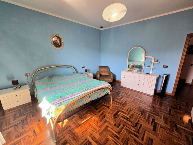 Terratetto completamente ristrutturato con terrazza panoramica in centro storico in vendita a Pescia