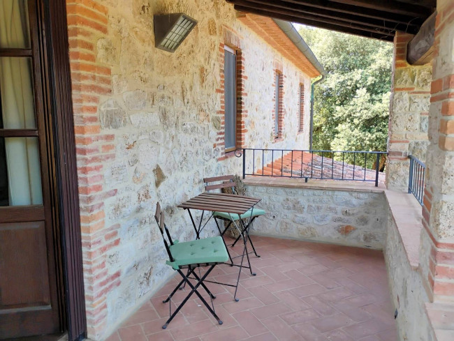 Podere in stile rustico Toscano ristrutturato con ampio terreno e piscina in vendita a Massa Marittima