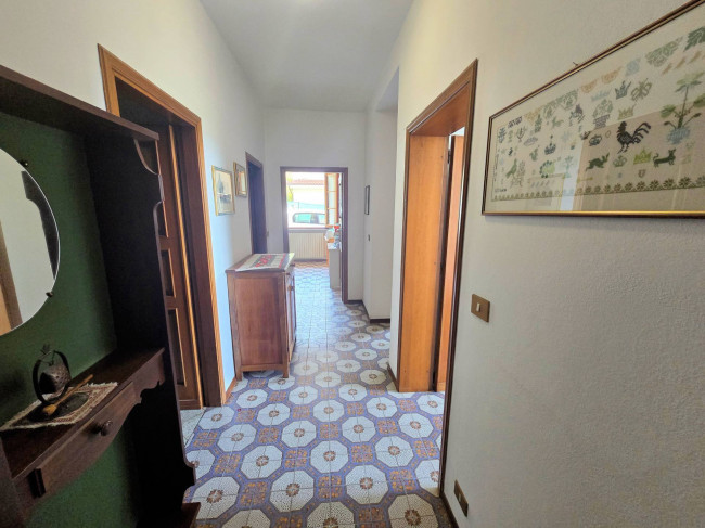 Villetta libera su quattro lati con giardino e vista panoramica in vendita a Uzzano