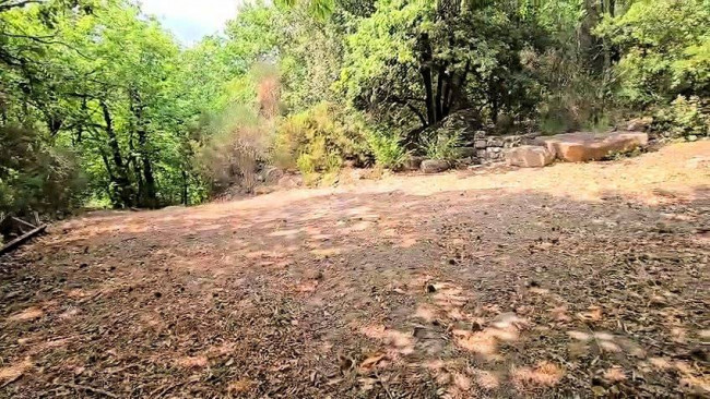 Rustico con ampio terreno e vista panoramica in vendita a Roccastrada