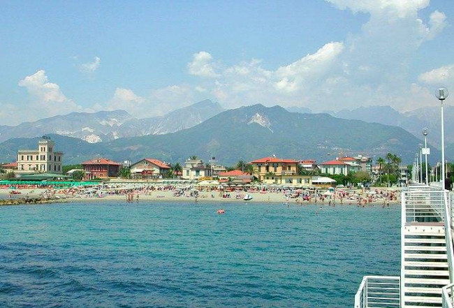 Vendita mura e attivita' di ristorante pizzeria in vendita a Massa