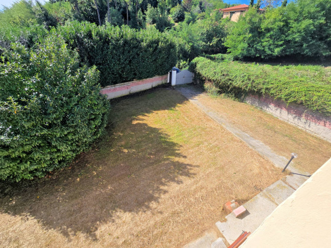 Villetta libera su quattro lati con giardino in vendita a Marliana