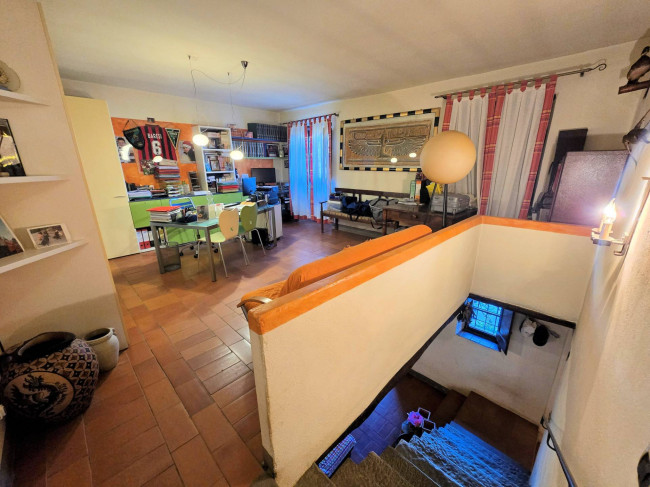 Rustico in stile Toscano con terreno e vista panoramica in vendita a Buggiano