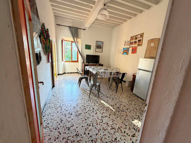 Appartamento di ampia superficie al piano primo in vendita a Massa Marittima