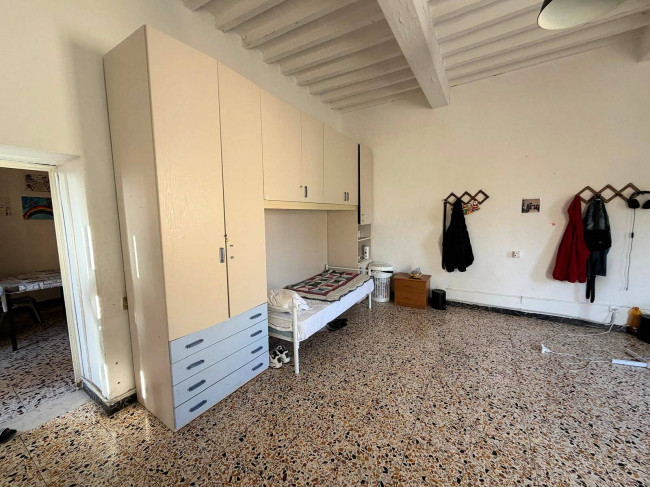 Appartamento di ampia superficie al piano primo in vendita a Massa Marittima