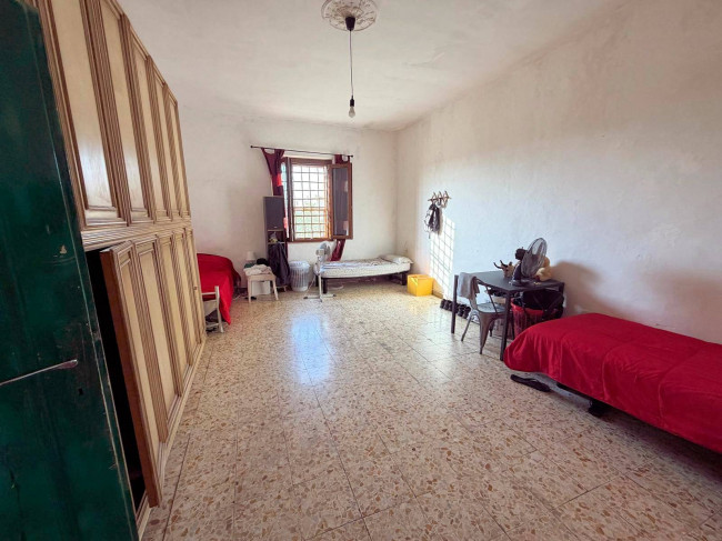 Appartamento di ampia superficie al piano primo in vendita a Massa Marittima
