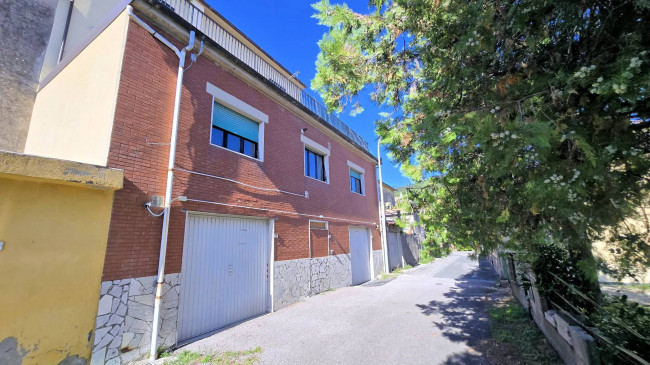 Palazzina terratetto nel centro del paese in vendita a Roccastrada