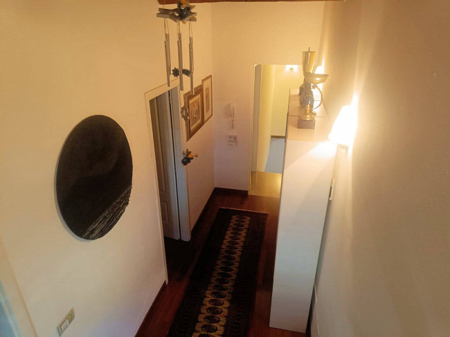 Villa con giardino a pochi minuti dal mare in vendita a Camaiore