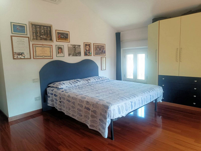 Villa con giardino a pochi minuti dal mare in vendita a Camaiore