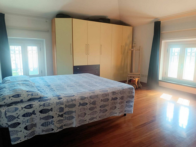 Villa con giardino a pochi minuti dal mare in vendita a Camaiore