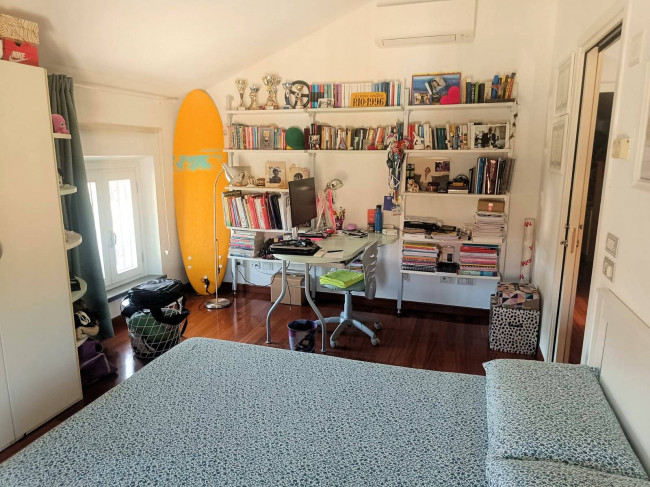 Villa con giardino a pochi minuti dal mare in vendita a Camaiore