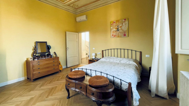 Villa unifamiliare con dependance ampio giardino piscina e vista panoramica in vendita a Larciano